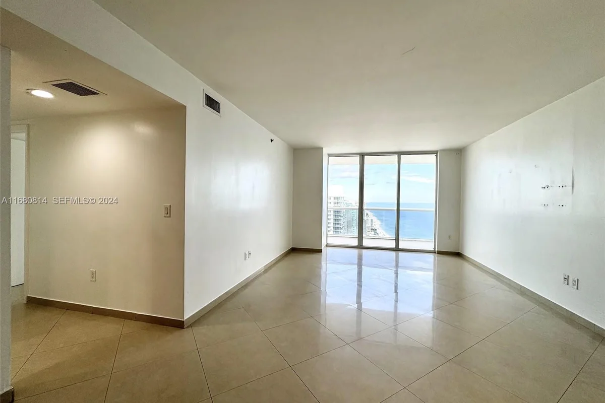 1830 S Ocean Dr #4711, Hallandale Beach: photo 1 of 8