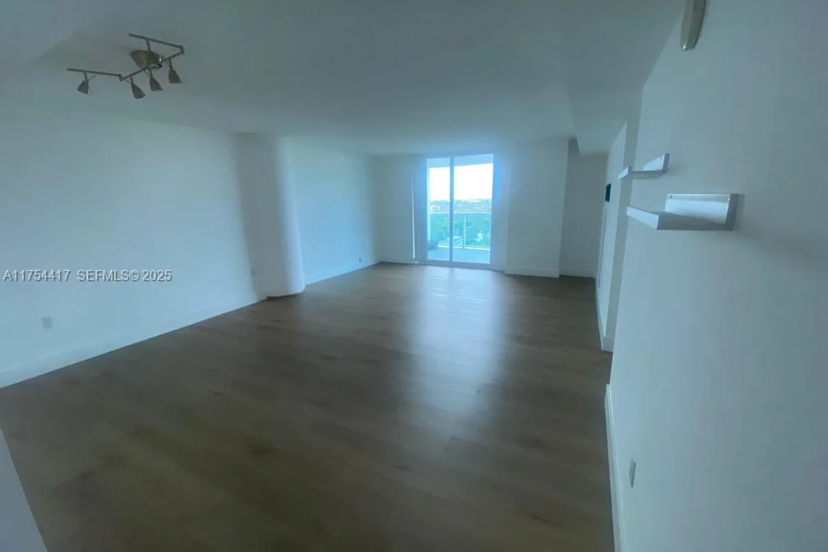 2101 Brickell Ave #1401, Miami: photo 1 of 20
