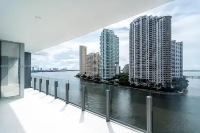 300 Biscayne Blvd Way #902, Miami: photo 1 of 31