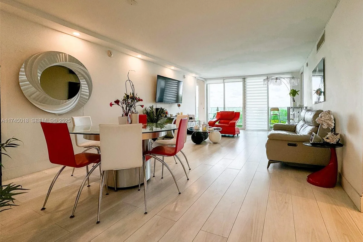 100 Bayview Dr #721, Sunny Isles Beach: photo 1 of 33