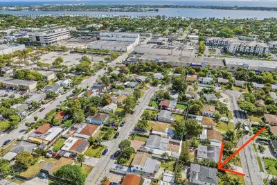 621 Hudson Rd, West Palm Beach: photo 1 of 27