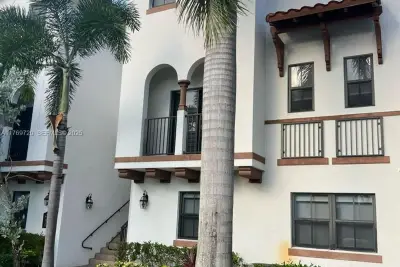 10630 NW 88th St #103, Doral: photo 1 of 45