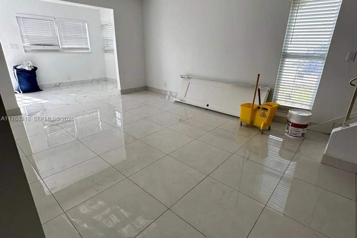 700 SW 80th Ter, North Lauderdale: photo 1 of 17