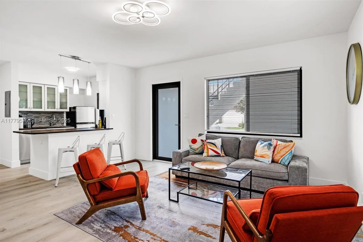 1630 SW 4th Ave #1, Fort Lauderdale: photo 1 of 9