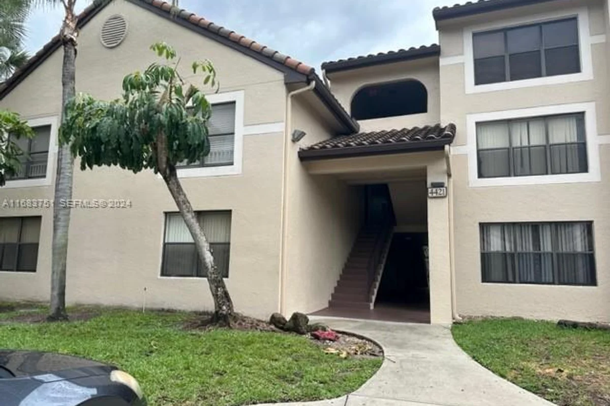 4421 W Mcnab Rd #10, Pompano Beach: photo 1 of 31