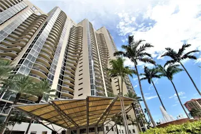 17555 Collins Ave #2502, Sunny Isles Beach: photo 1 of 14