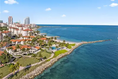 19133 Fisher Island Dr, Miami Beach: photo 1 of 47