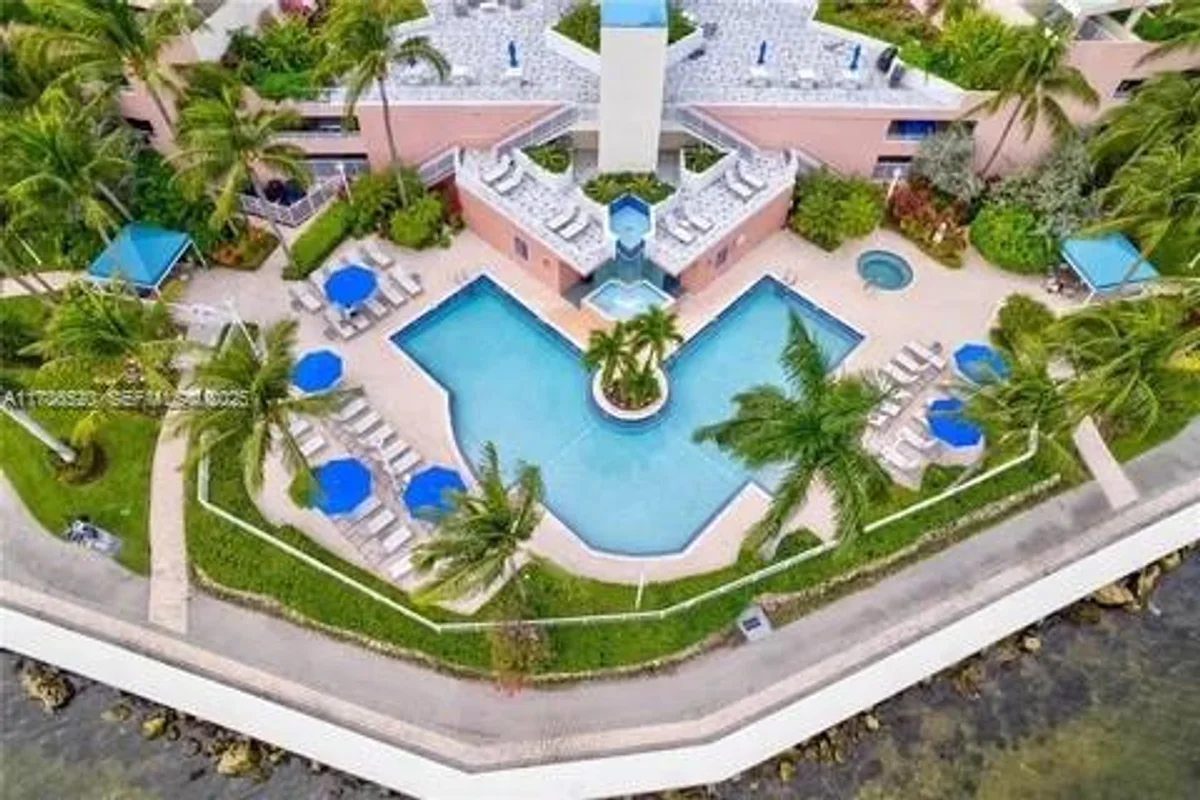 3370 Hidden Bay Dr #610, Aventura: photo 1 of 22