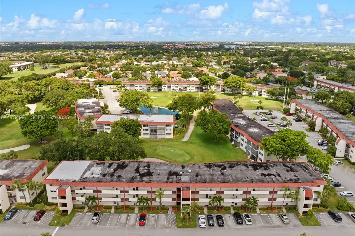 711 S Hollybrook Dr #109, Pembroke Pines: photo 1 of 32