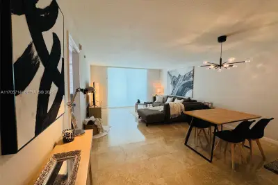1200 Brickell Bay Dr #3220, Miami: photo 1 of 60