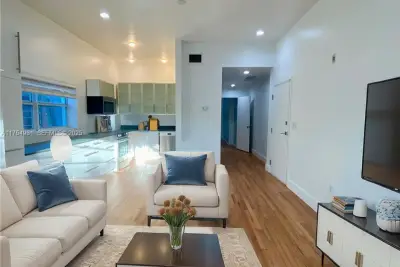 929 Michigan Ave #5, Miami Beach: photo 1 of 44