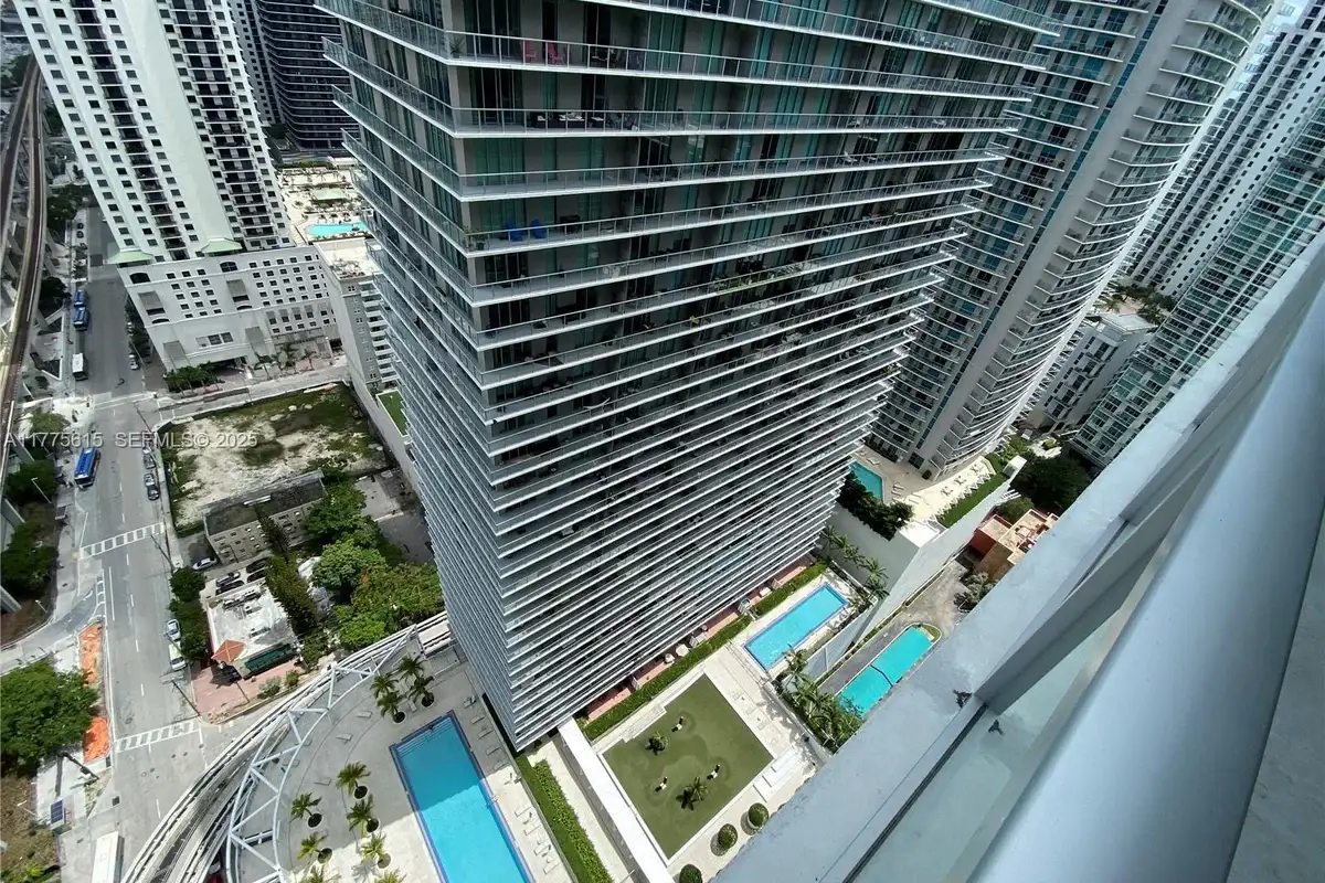 79 SW 12 St #3810-S, Miami: photo 1 of 20