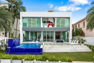 323 Atlantic Ave, Sunny Isles Beach: photo 1 of 87