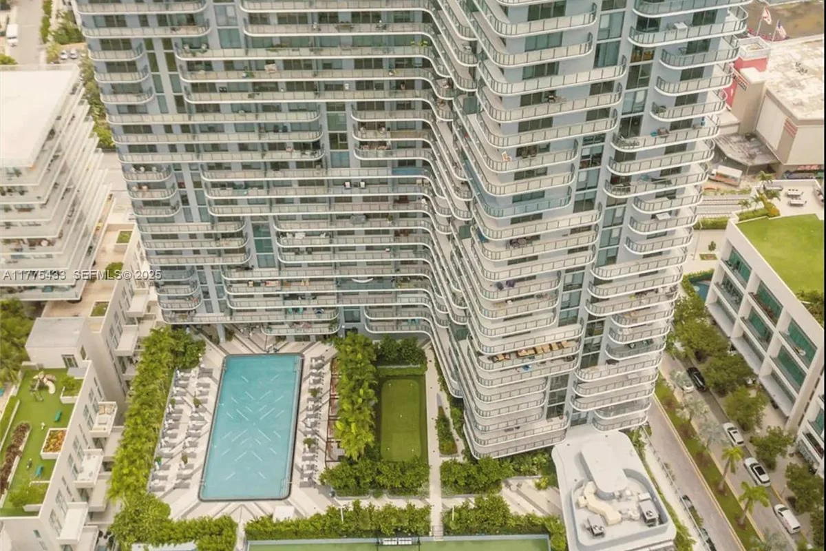 121 NE 34 St #2511, Miami: photo 1 of 30