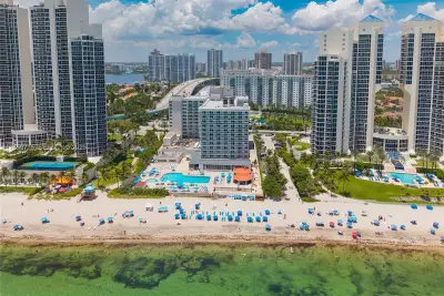 19201 Collins Ave #822, Sunny Isles Beach: photo 1 of 18