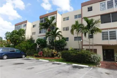 4047 NW 16th St #406, Fort Lauderdale: photo 1 of 38