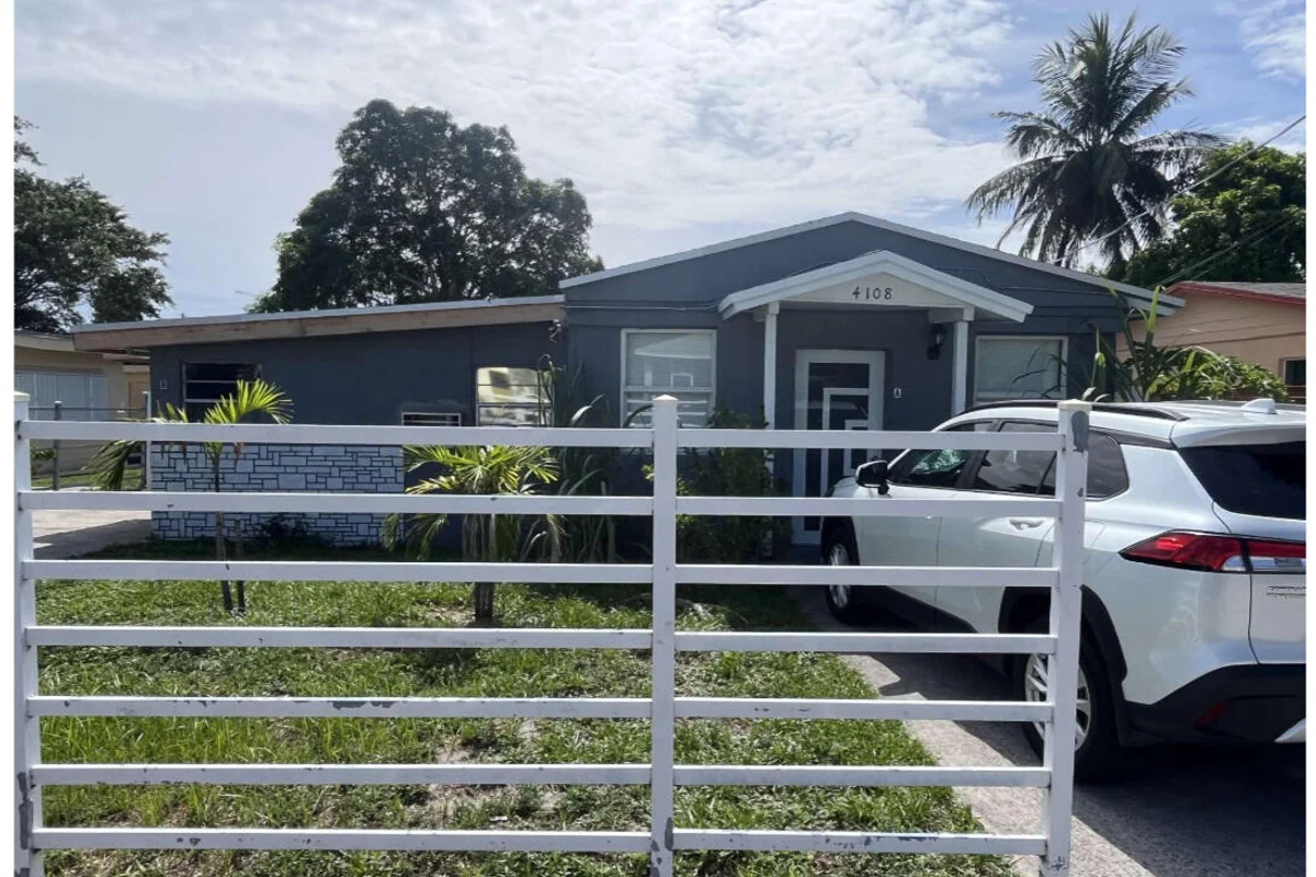 4108 Greenwood Ave, West Palm Beach: photo 1 of 22