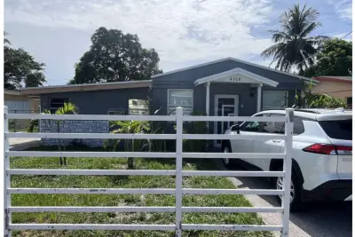 4108 Greenwood Ave, West Palm Beach: photo 1 of 22