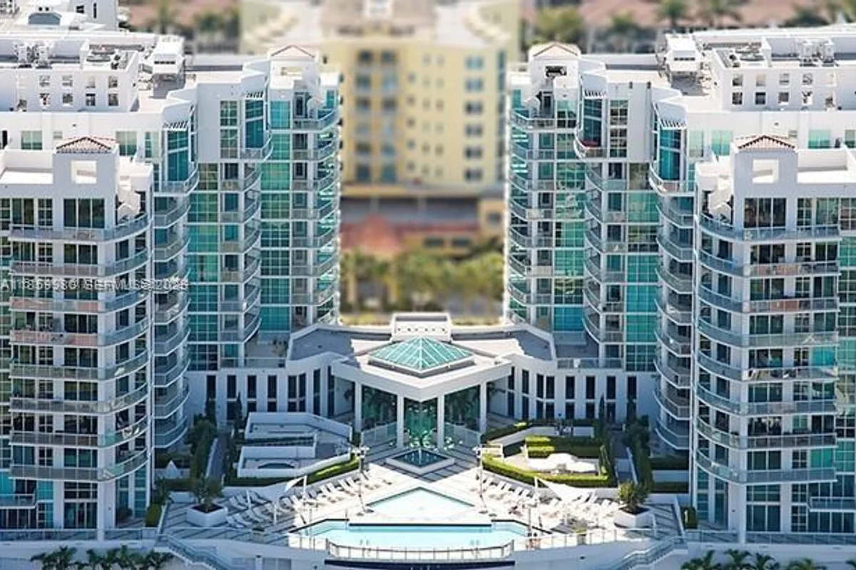 3131 NE 188th St #1-609, Aventura: photo 1 of 58