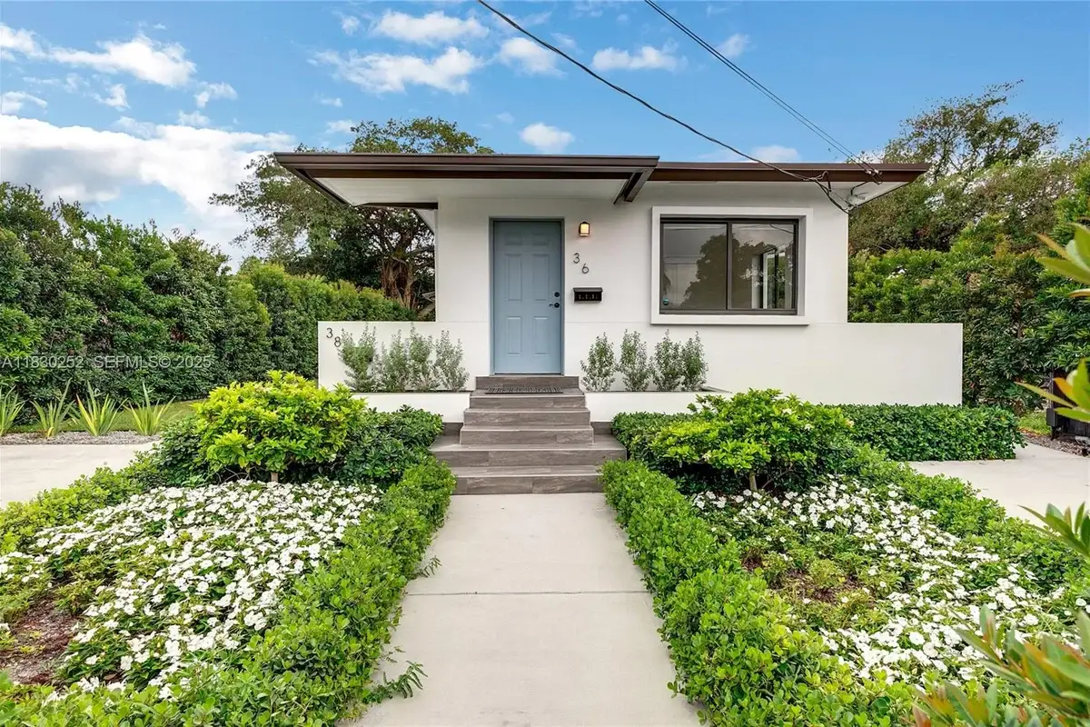 36 NW 52nd St, Miami: photo 1 of 38