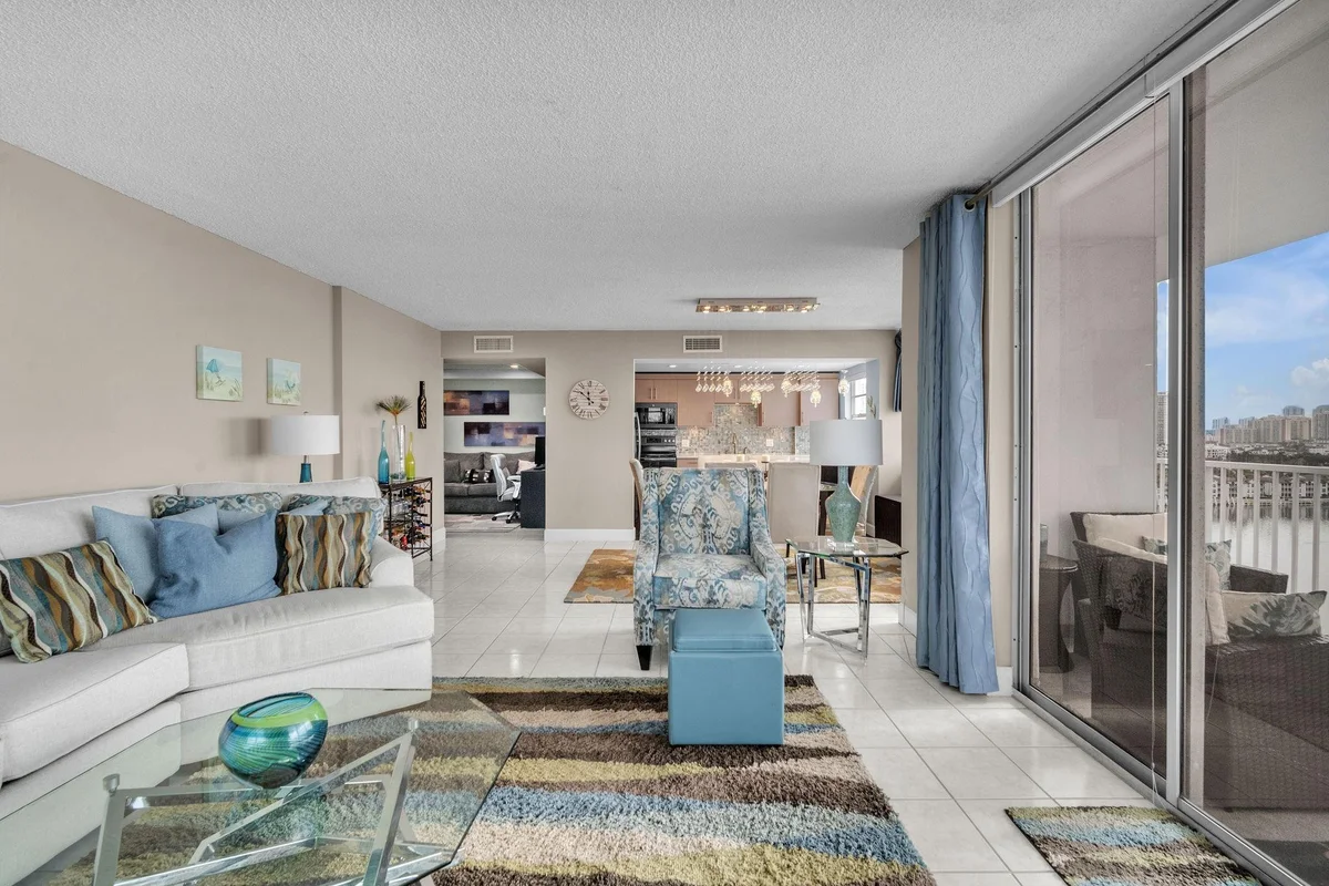 2801 NE 183rd St #1417w, Aventura: photo 1 of 33