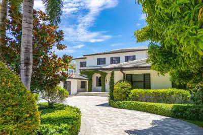 Villa in Fort Lauderdale: photo 1 of 63