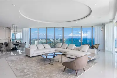18975 Collins Ave #4600, Sunny Isles Beach: photo 1 of 12