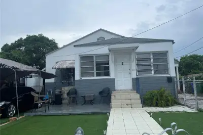 404 NW 23rd Ct, Miami: photo 1 of 10