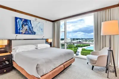 6801 Collins Ave #818, Miami Beach: photo 1 of 21