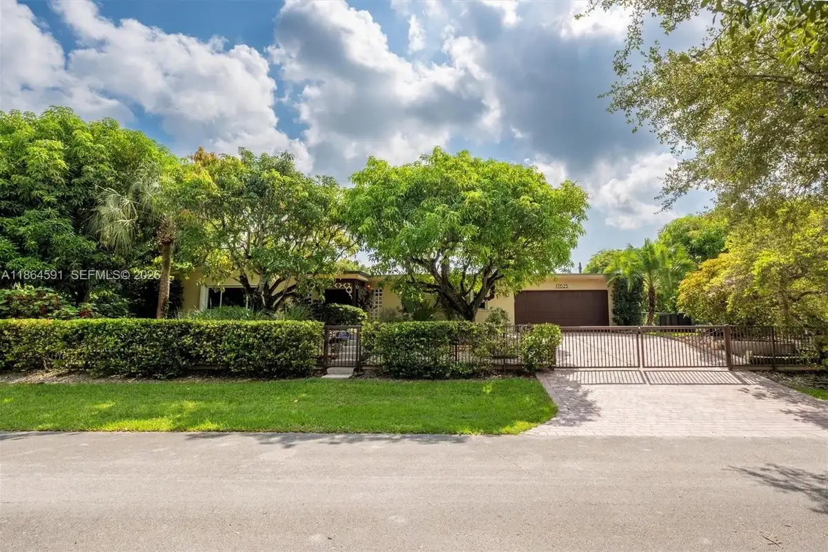 17625 SW 91st Ave, Palmetto Bay: photo 1 of 90
