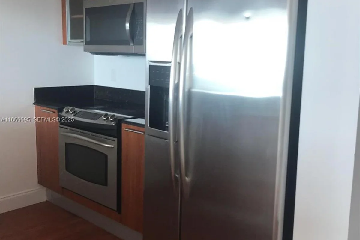 1800 N Bayshore Dr #3910, Miami: photo 1 of 9