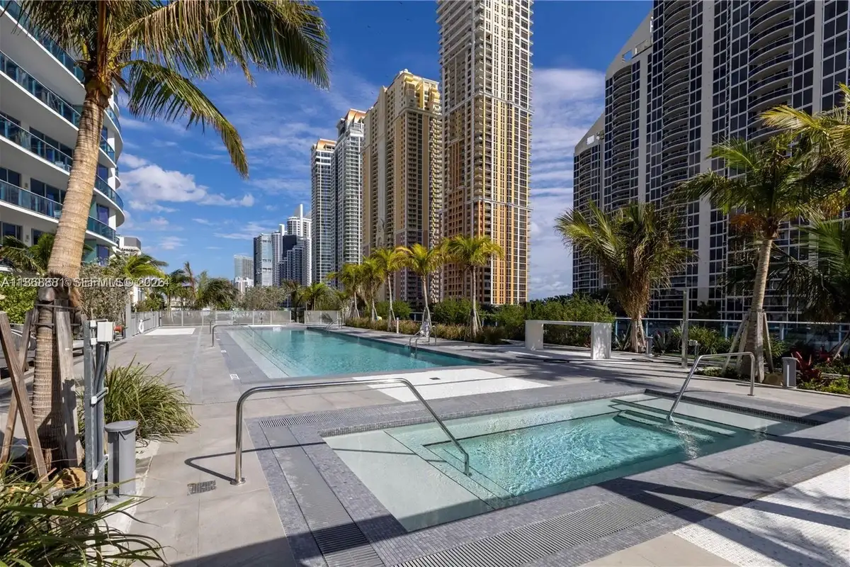 17550 Collins Ave #804, Sunny Isles Beach: photo 1 of 28