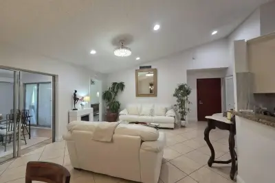 115 Ramblewood Cir, Royal Palm Beach: photo 1 of 51