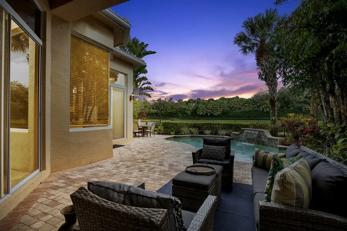 130 Andalusia Way, Palm Beach Gardens: photo 1 of 101