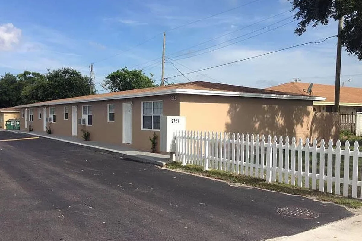 2721 Avenue S #A1, Riviera Beach: photo 1 of 6
