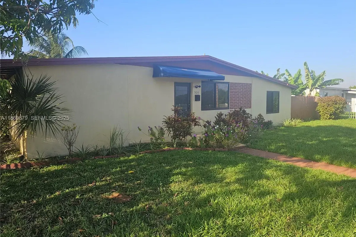 500 NW 199th St, Miami Gardens: photo 1 of 2