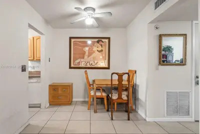 200 Croton Ave #104, Lantana: photo 1 of 15
