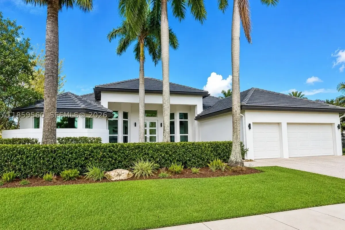 2523 Montclaire Cir, Weston: photo 1 of 13