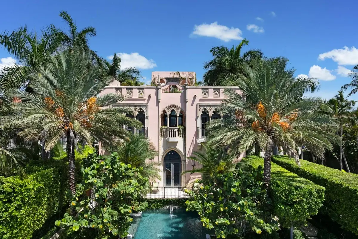 1840 S Bayshore Ln, Miami: photo 1 of 88