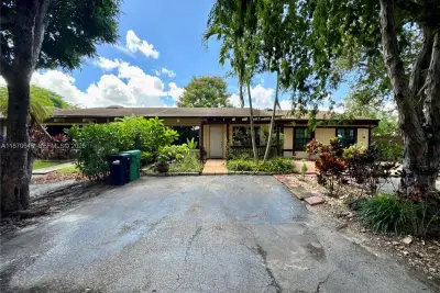 13527 SW 101st Ln, Miami: photo 1 of 45