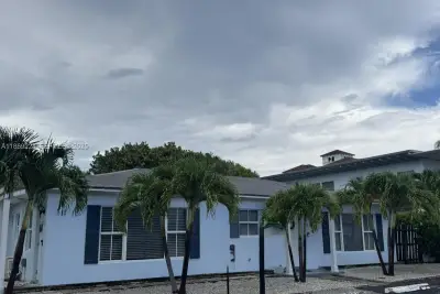 121 Linda Ln, Palm Beach Shores: photo 1 of 53