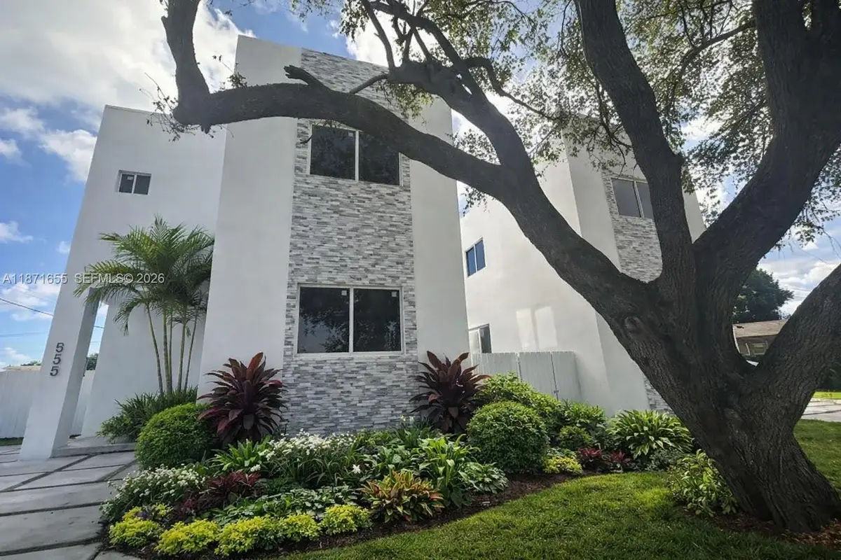 538 NW 17th Ave, Fort Lauderdale: photo 1 of 11