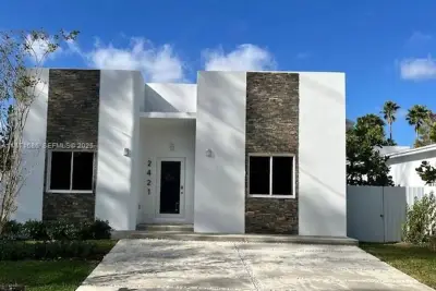 2421 NW 23rd Ln, Fort Lauderdale: photo 1 of 28