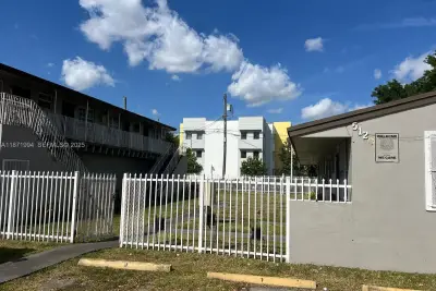 5100 NW 23rd Ave #1, Miami: photo 1 of 8