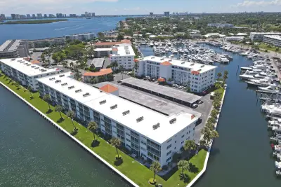 20 Yacht Club Dr #403, North Palm Beach: photo 1 of 28