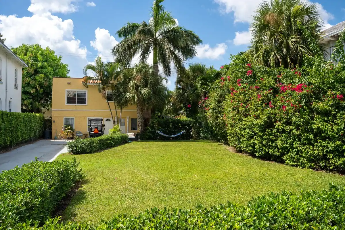 256 Seminole Ave, Palm Beach: photo 1 of 3