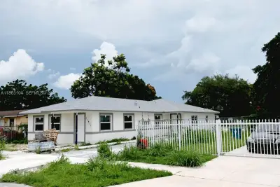 11911 SW, Miami: photo 1 of 1