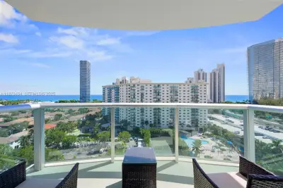 19380 Collins Ave #1414, Sunny Isles Beach: photo 1 of 12