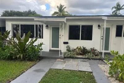 13035 NE 7th Ave #1, North Miami: photo 1 of 20