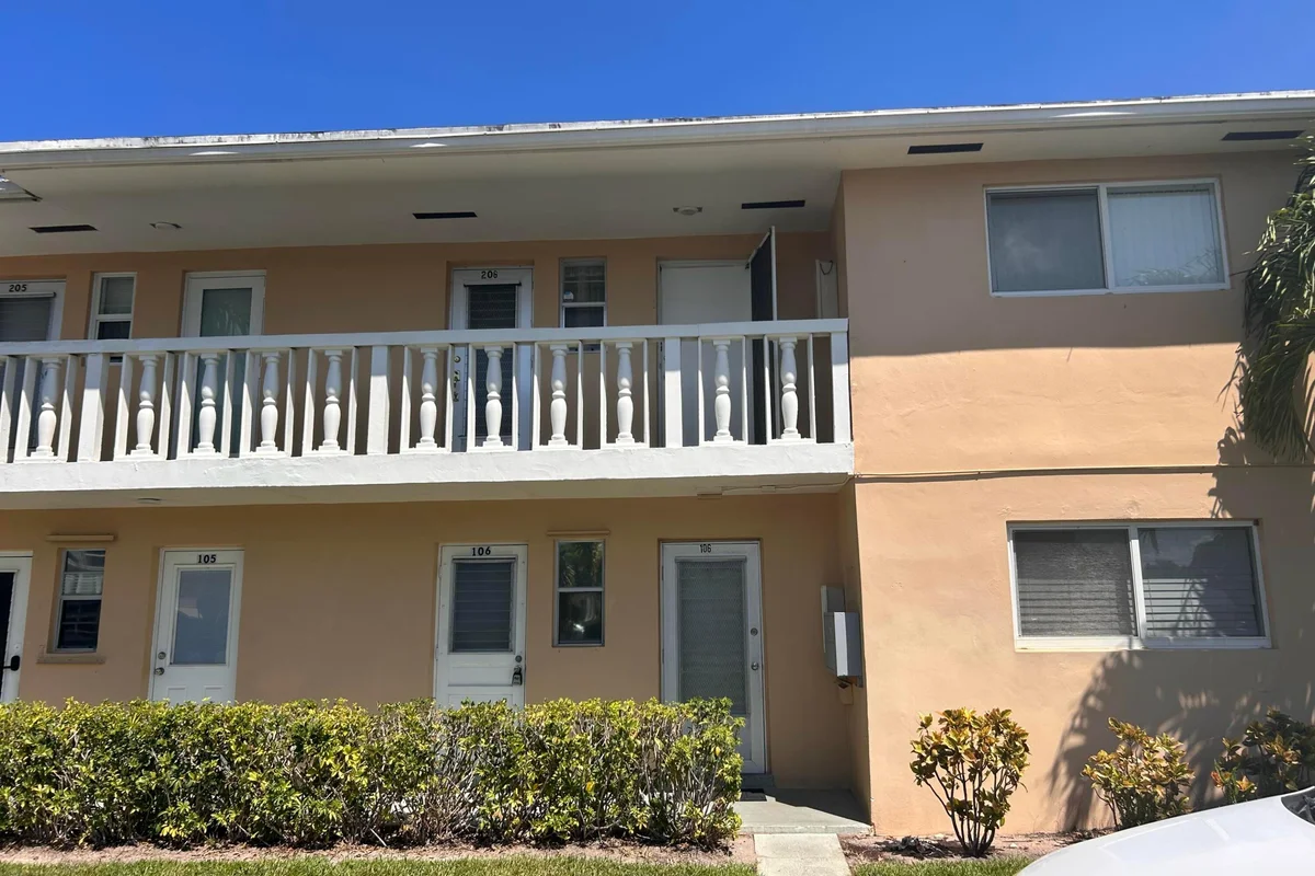2214 NE 1st Way #106, Boynton Beach: photo 1 of 6